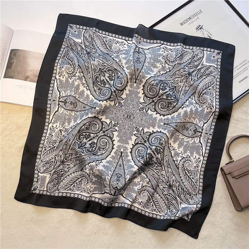 Foulard en soie imprimé vintage pour femme
