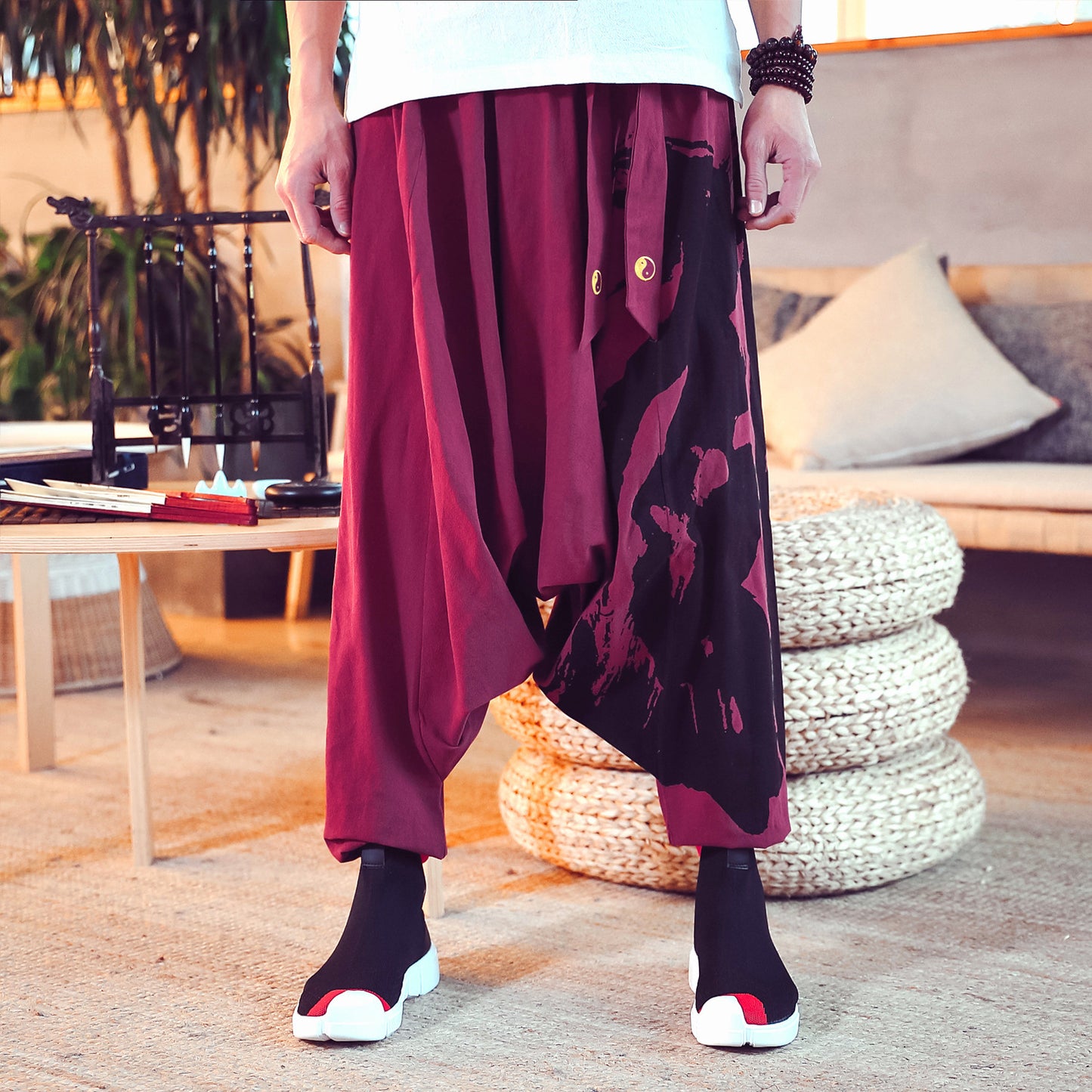 Pantalon court ample avec pieds bouquet homme