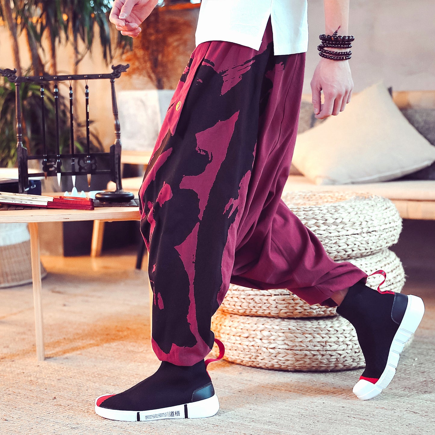 Pantalon court ample avec pieds bouquet homme