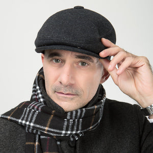 Bonnet en laine d'âge moyen