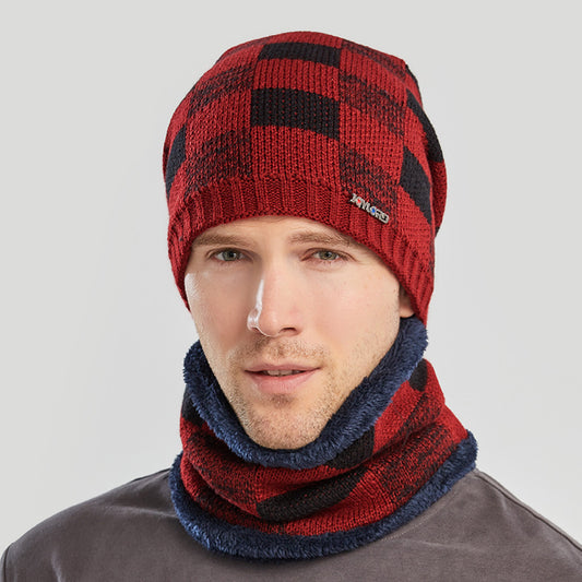 Chapeau d'hiver, pull, bavoir et fil moelleux