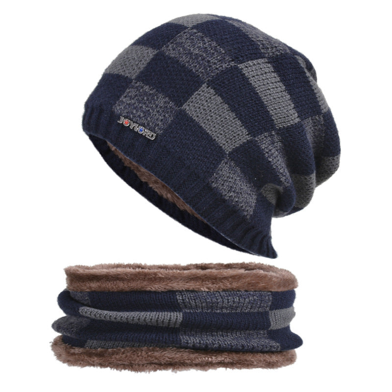 Chapeau d'hiver, pull, bavoir et fil moelleux